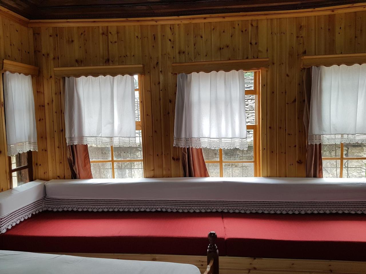 Eva Guesthouse Gjirokastër المظهر الخارجي الصورة